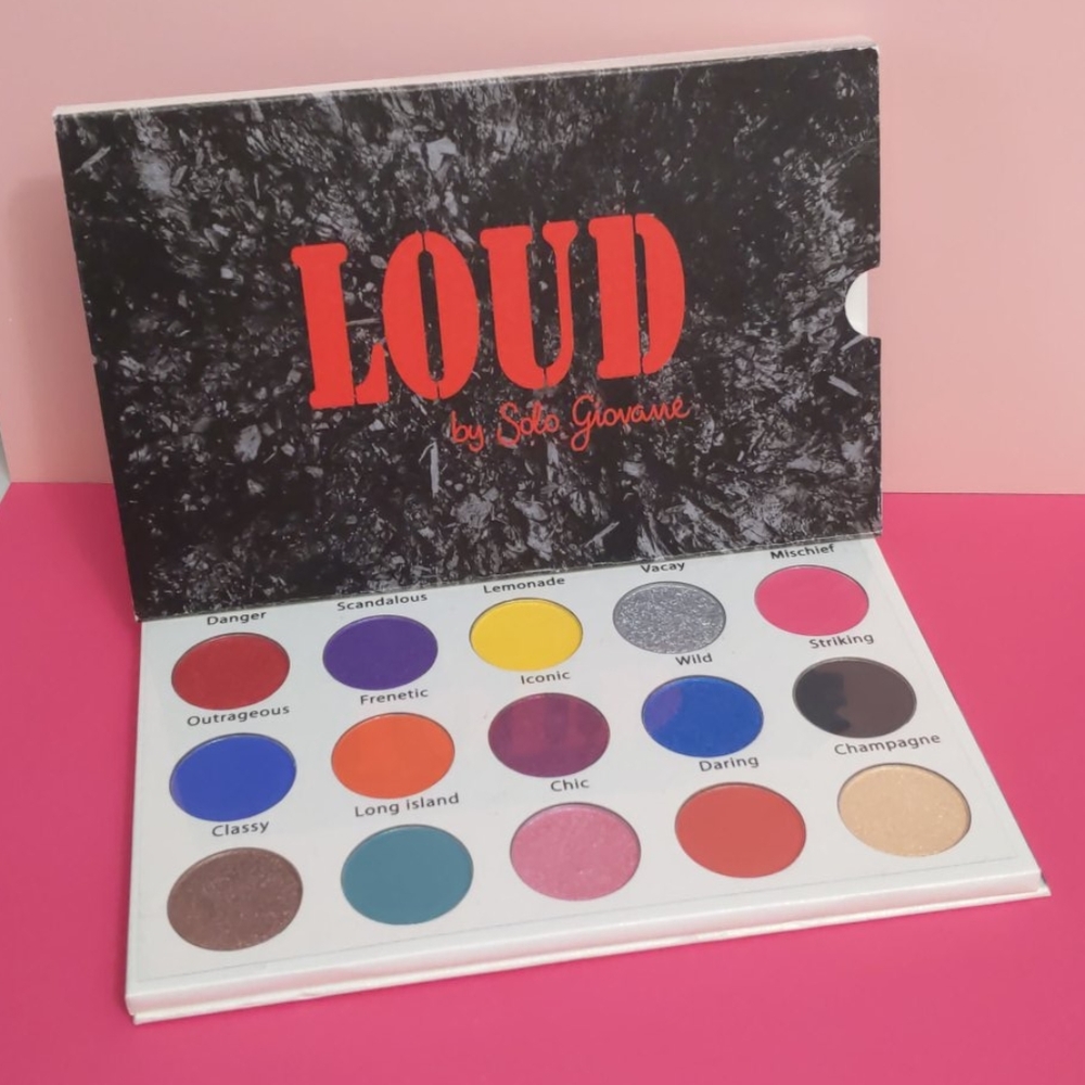 LOUD by Solo Giovane Eyeshadow Palette (15 Color)